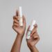 Forever Vitamin C und Forever Bakuchiol als sanftes Pflegeduo für Tages- und Nachtpflege mit Aloe Vera und strahlendem Hautgefühl.