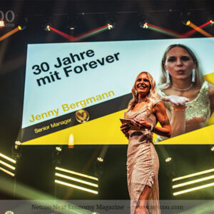 Jenny Bergmann als Forever Leaderin und Symbol für Mut zur Veränderung, persönliches Wachstum und ein selbstbestimmtes Leben.